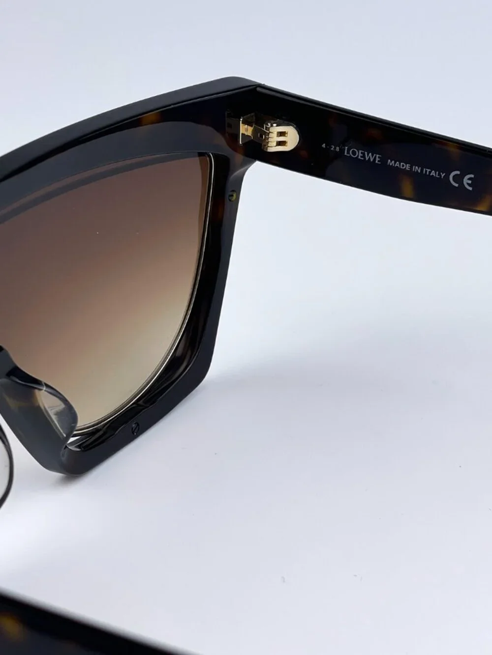 LOEWE LW40012F 52F DARK HAVANA SHIELD SUNGLASSES